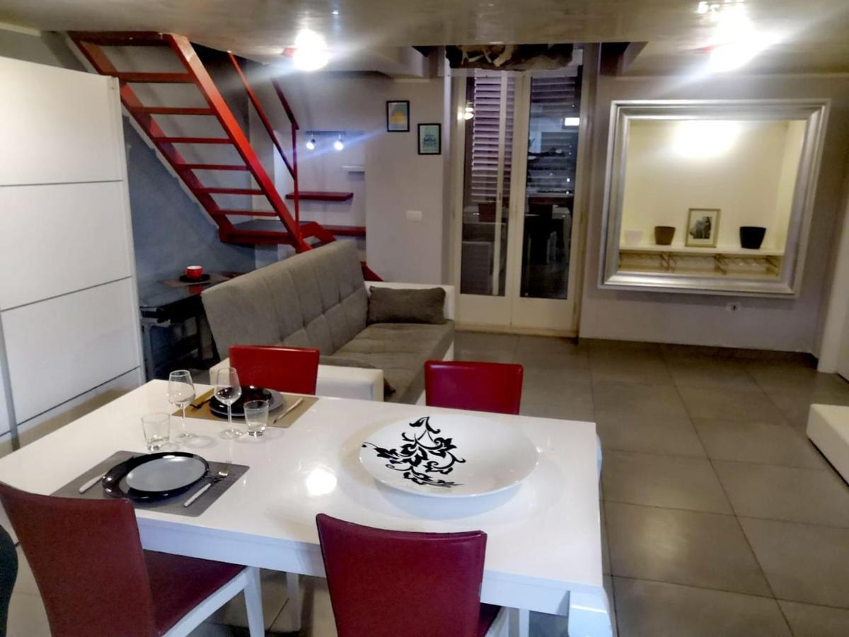 Metro Casa Vacanze บรินดิซิ ภายนอก รูปภาพ